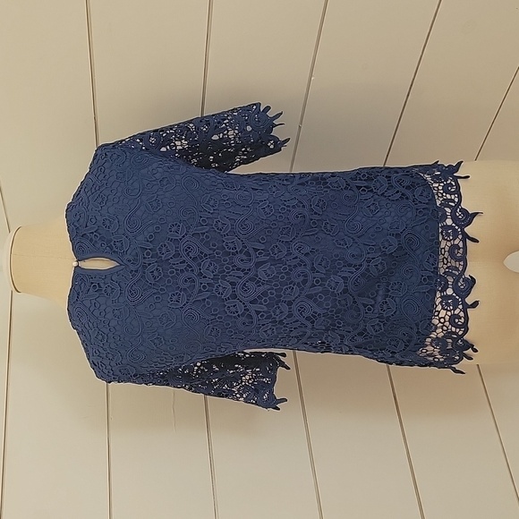 Philosophy small blue lace short sleeve top with liner - Picture 2 of 5
